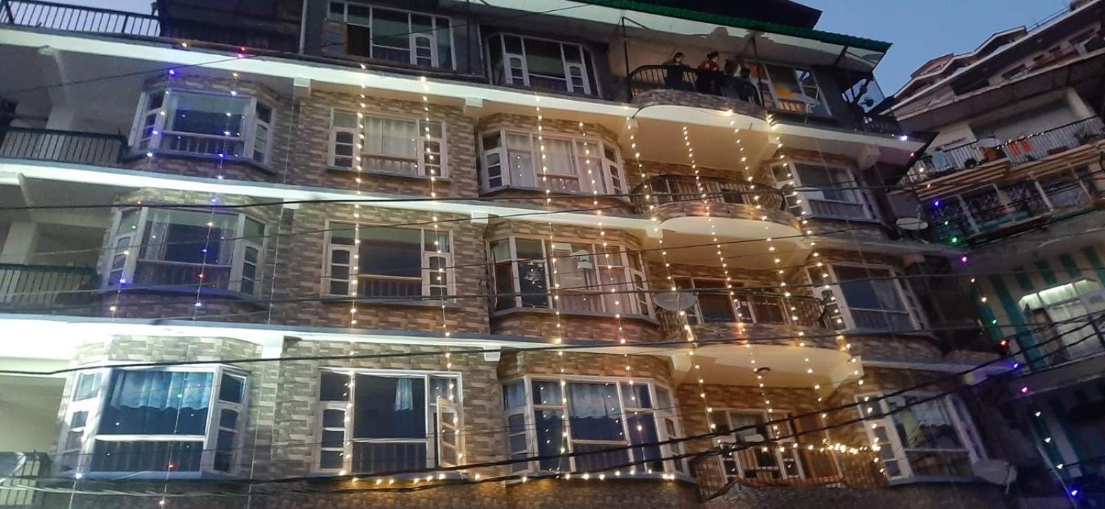 Shimla Regency Hotel Bagian luar foto